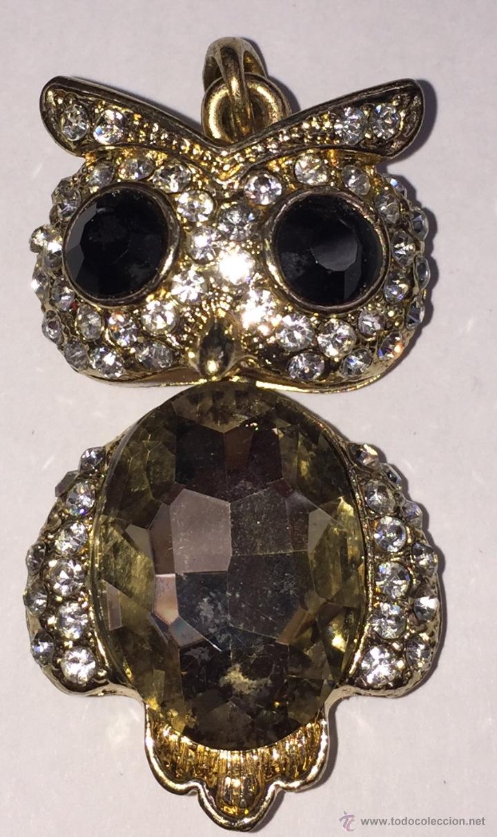 Schmuck: Colgante en bronce y pedrer&iacute;a en forma de buho