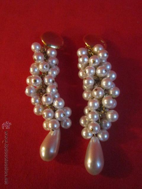 Joyeria: Pareja de pendientes de clip en forma de racimos de perlas. En buen estado. - Foto 1