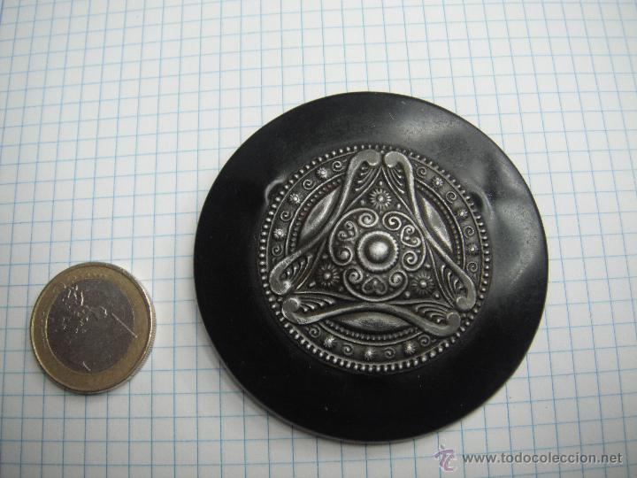 Joyeria: Broche de hierro cincelado - Foto 1