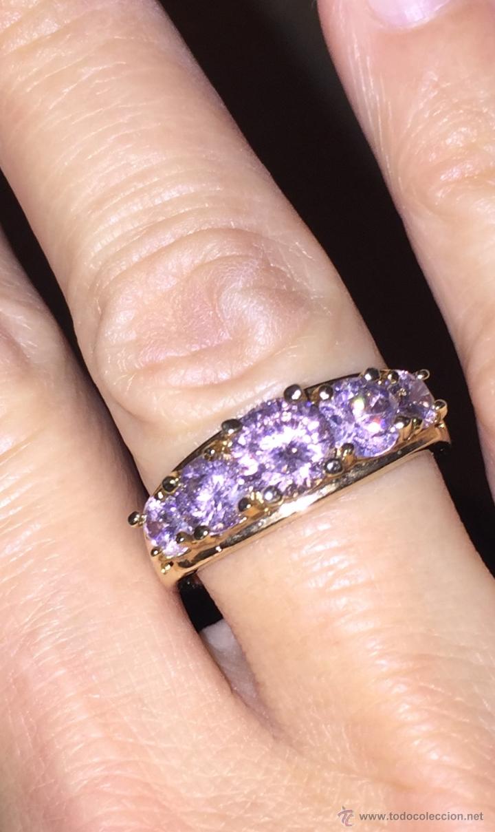 Joyeria: Precioso anillo chapado en oro y pedrer&iacute;a color rosa