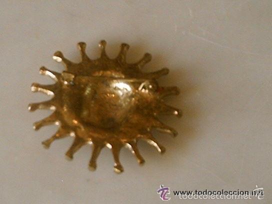Joyeria: BROCHE DE METAL DORADO CON FORMA DE SOL - Foto 2