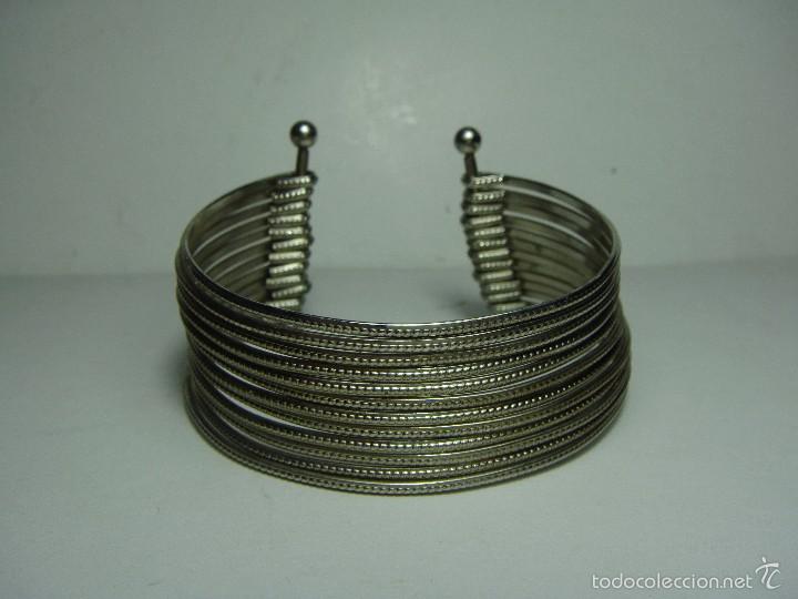 Joyeria: Pulsera de Metal Plateado. - Foto 1