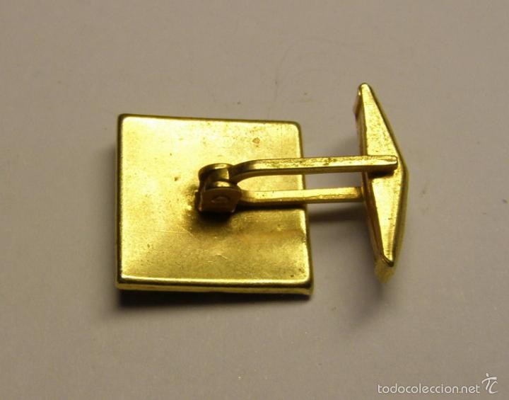 Joyeria: Gemelo de damasquinado toledano, en oro y acero. - Foto 2