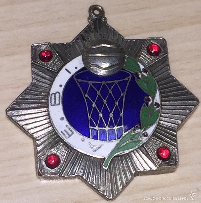 Joaillerie: Medalla de la asociaci&oacute;n espa&ntilde;ola de baloncestistas internacionales