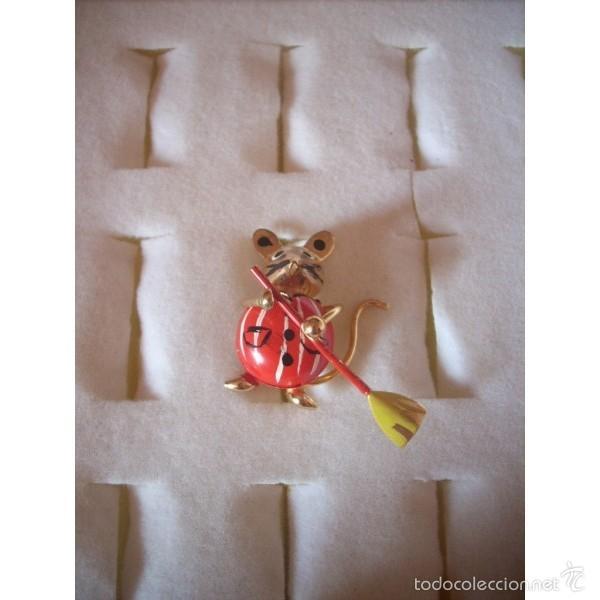 Joaillerie: Broche vintage, ratita con escoba
