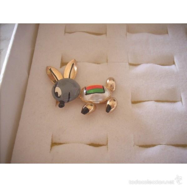Joaillerie: Broche vintage, burrito