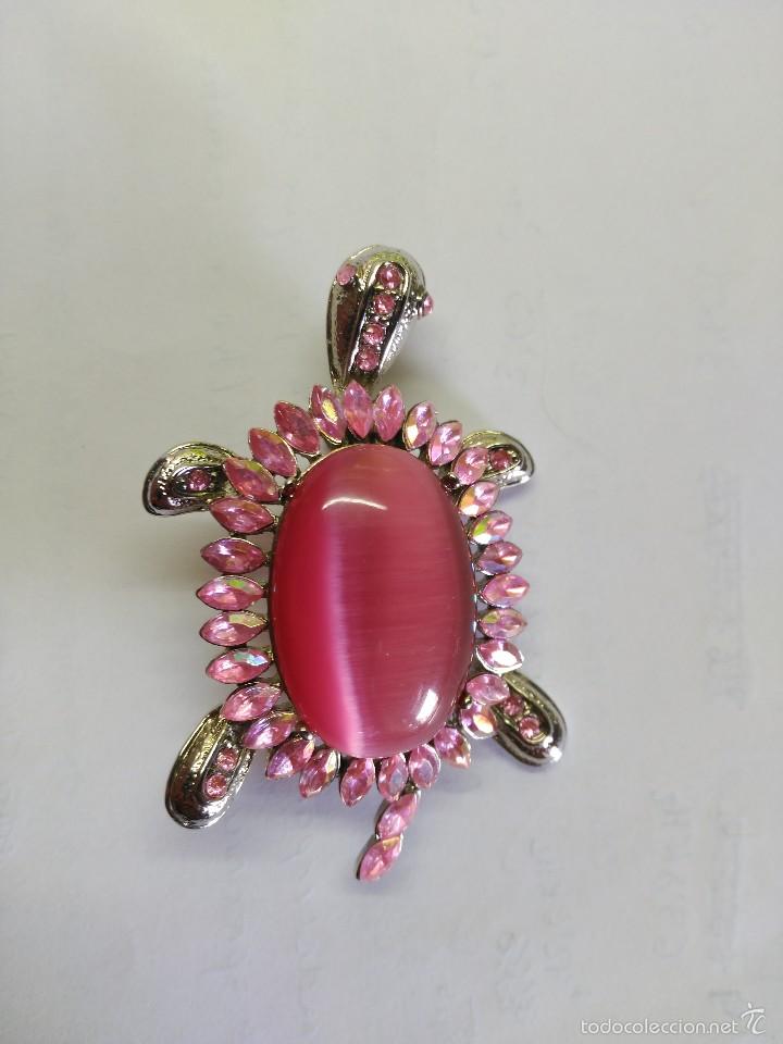 Joalharia: Magn&iacute;fico broche de pedrer&iacute;a en forma de tortuga