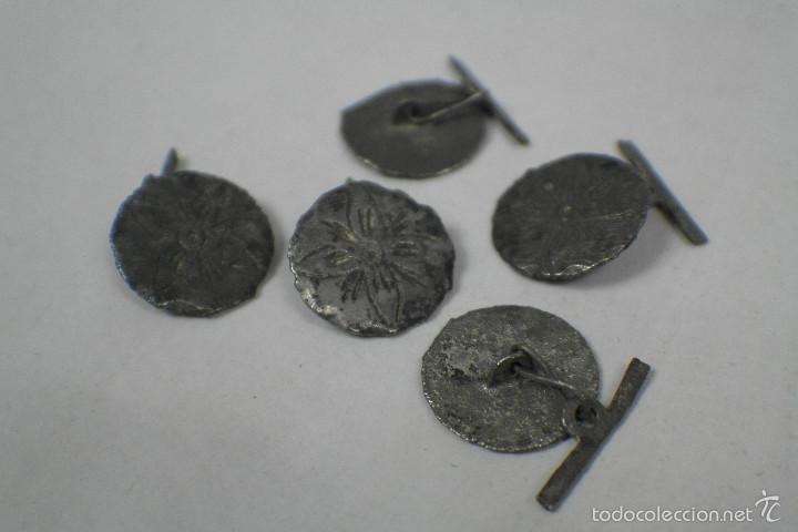 Joyeria: Botones antiguos de cadenilla - Foto 2