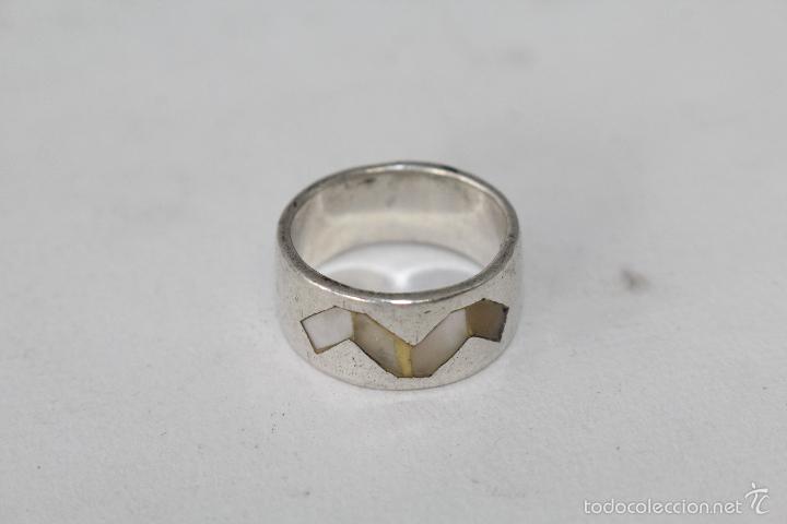 Joaillerie: anillo en plata de ley con nacar