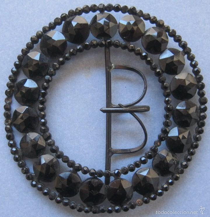 Joyeria: ANTIGUA HEBILLA DE AZABACHE O S&Iacute;MIL S. XIX - Foto 1