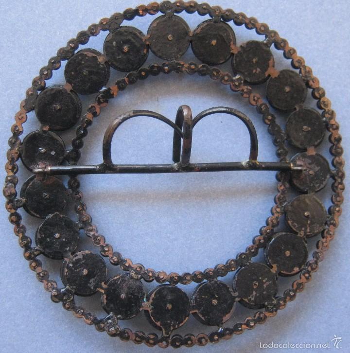 Joyeria: ANTIGUA HEBILLA DE AZABACHE O S&Iacute;MIL S. XIX - Foto 2