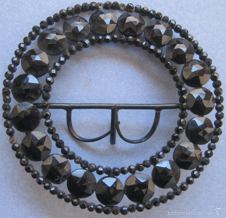 Joyeria: ANTIGUA HEBILLA DE AZABACHE O S&Iacute;MIL S. XIX - Foto 3