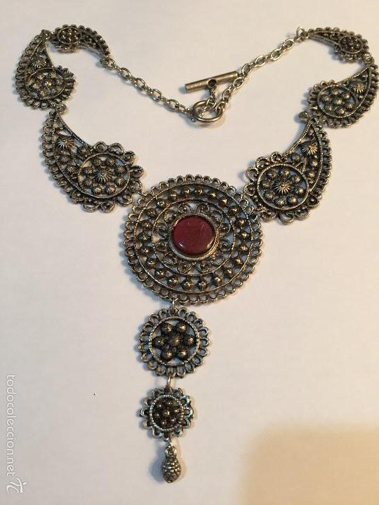 Joaillerie: Collar antiguo con filigranas de plata o similar