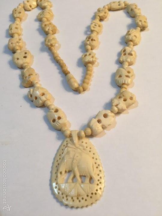 Schmuck: Collar de hueso (probablemente marfil) muy antiguo