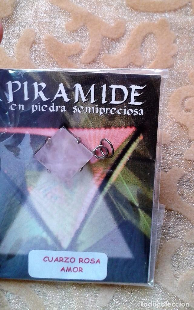 Schmuck: COLGANTE PIR&Aacute;MIDE CUARZO ROSA
