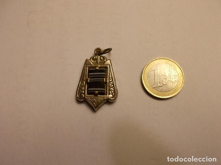 Joaillerie: ANTIGUO COLGANTE CON &Aacute;GATA ENGASTADA