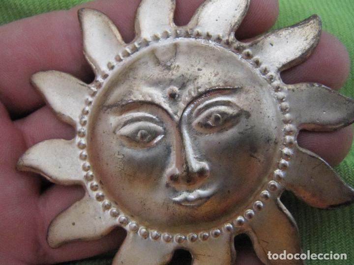 Schmuck: COLGANTE VINTAGE ESTILO SOL A&Ntilde;OS 70