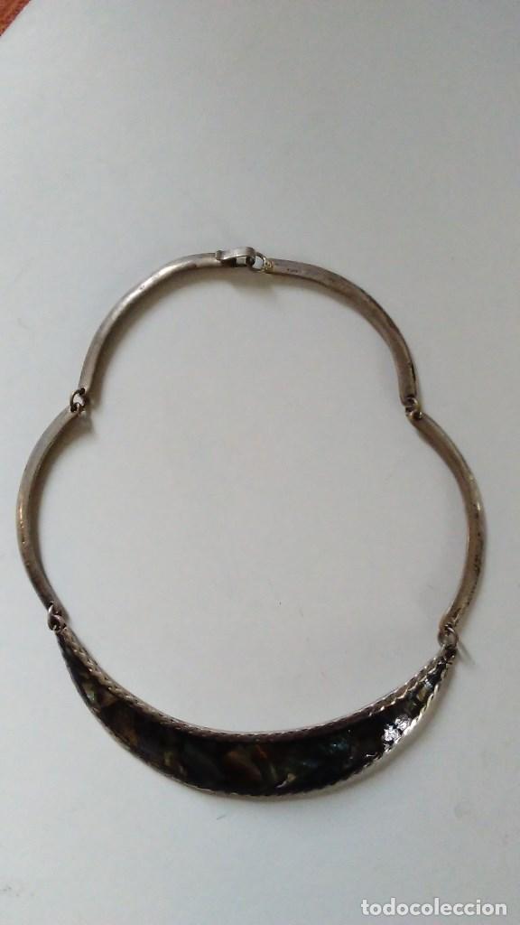 Joyeria: Collar tipo azteca, hecho en M&eacute;xico, semi rigido con incrustaciones de nacar - Foto 2