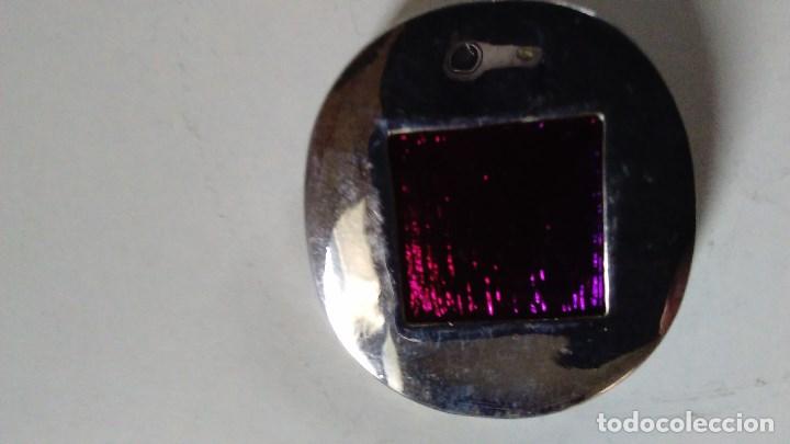 Joyeria: Broche de metal ovalado con esmalte rojo y cierre de seguridad - Foto 4