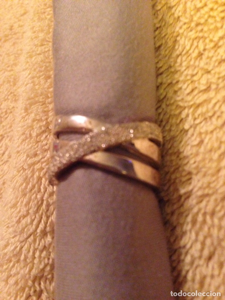 Joyeria: Anillo con tres aros entrelazados - Foto 2