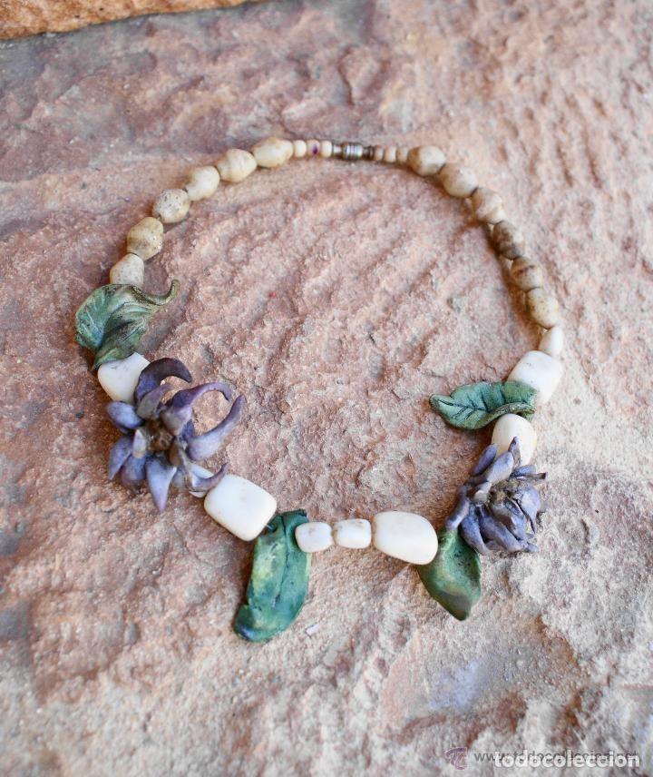 Joyeria: collar con flores - Foto 1