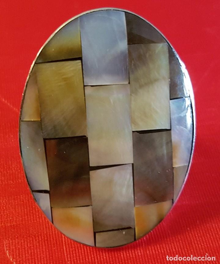 Joaillerie: ANILLO GRAN TAMA&Ntilde;O NIQUELADO Y PLACAS DE NACAR