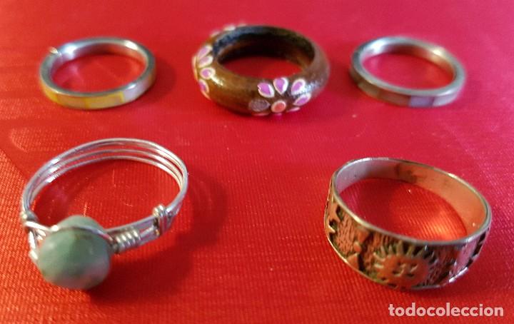 Joalharia: CINCO ANILLOS METAL, NACAR Y OTROS MATERIALES