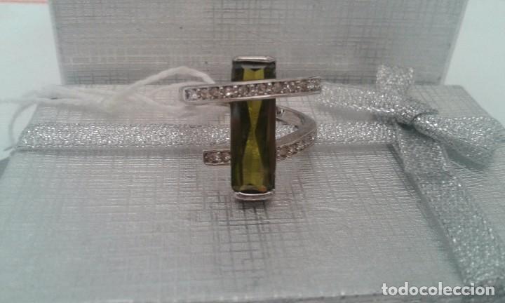 Joyeria: Anillo cristal verde y brillantitos plateado - Foto 1