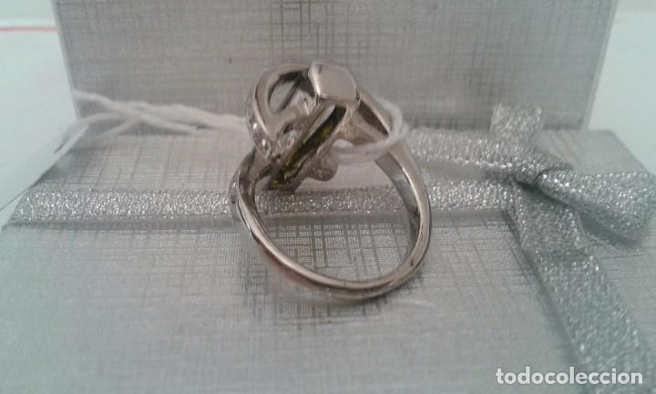 Joyeria: Anillo cristal verde y brillantitos plateado - Foto 2