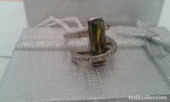 Joyeria: Anillo cristal verde y brillantitos plateado - Foto 3