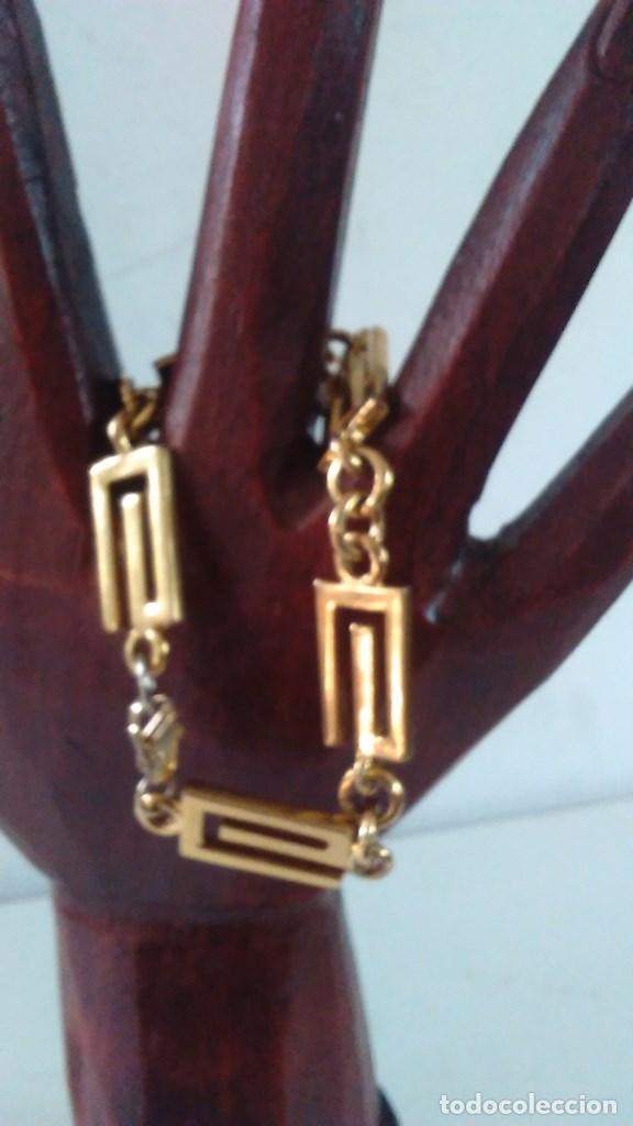 Joaillerie: Pulsera de metal dorado
