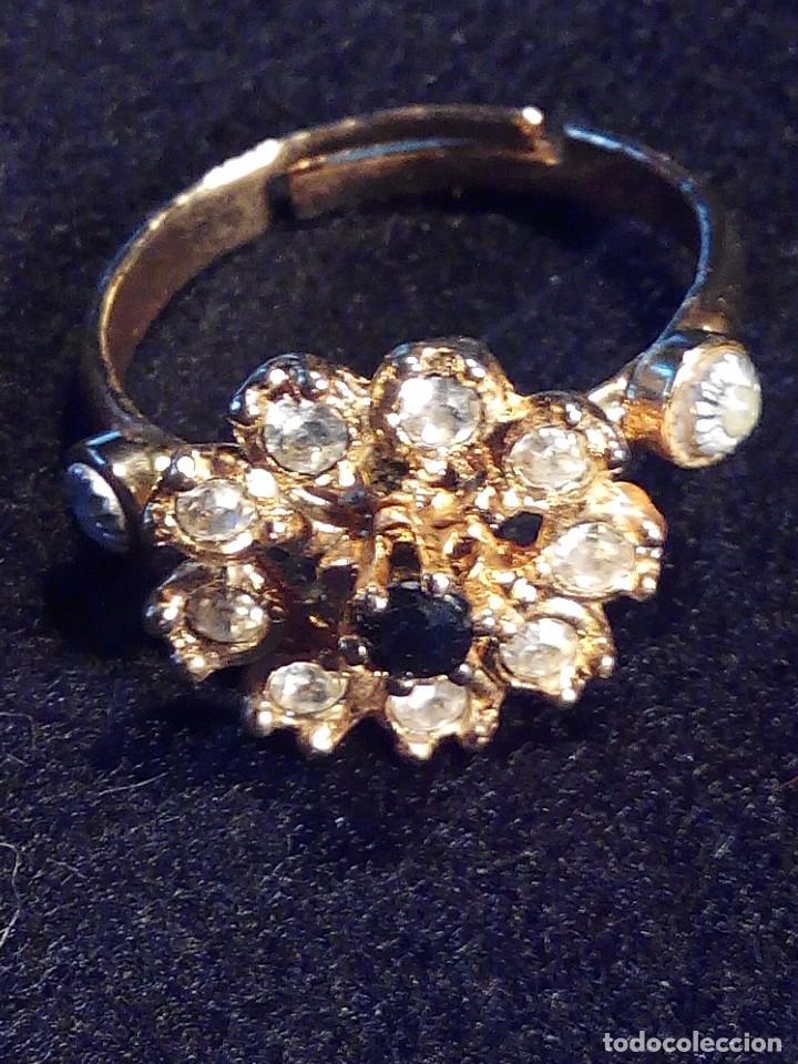 Joyeria: ANILLO DORADO CON PEDRERIA FORMADO FLOR. B2 - Foto 2