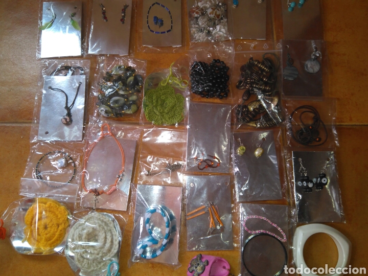 Joaillerie: Lote 25 piezas bisuteria pendientes pulsera collar colgante. Sin uso