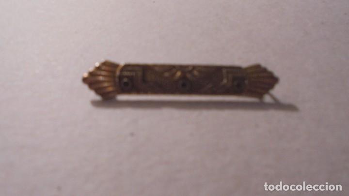 Schmuck: ANTIGUA AGUJA , CHAPADA , A&Ntilde;OS 20/30 5,5X1 CM. ORIGINAL NO REPRODUCCION