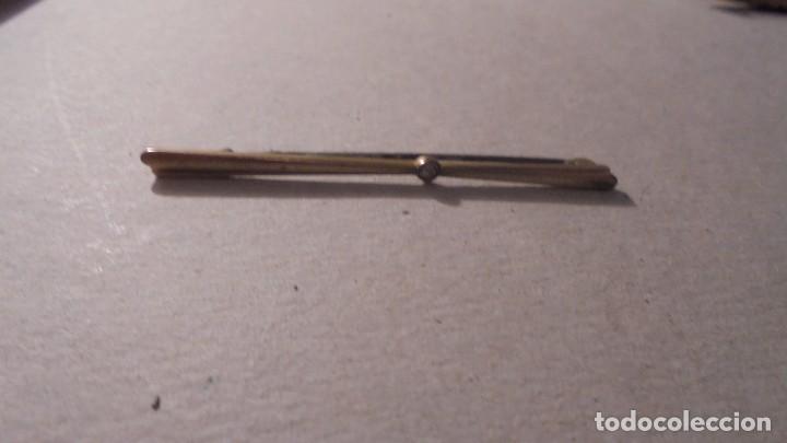 Schmuck: ANTIGUA AGUJA , A&Ntilde;OS 20/30 CHAPADA CON PIEDRA - NO REPRODUCCION 6,8X0,4 CM.