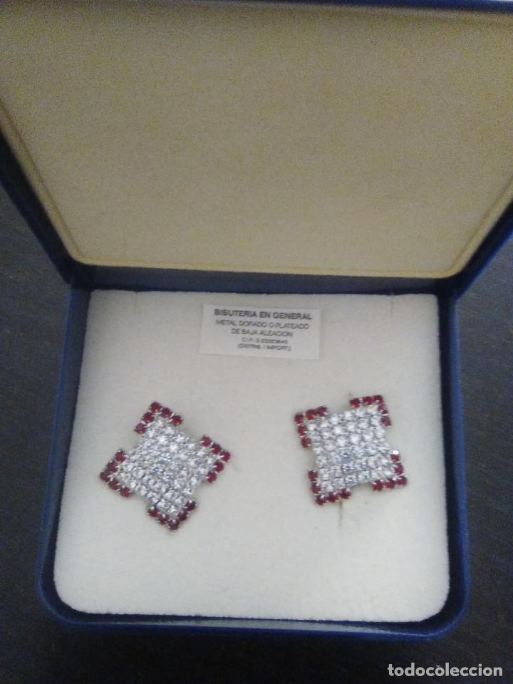 Schmuck: pendientes de piedras