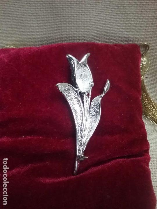 Joalharia: BROCHE FLOR PLATEADO DE BISUTERIA