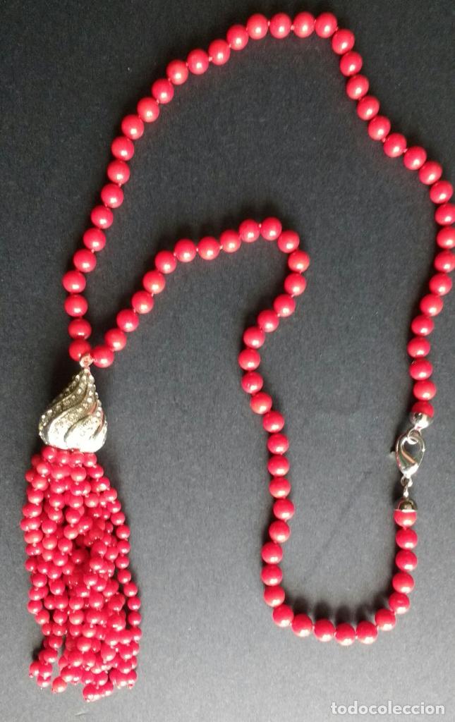 Joaillerie: Collar de coral.