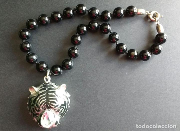 Schmuck: Collar cabeza de le&oacute;n.