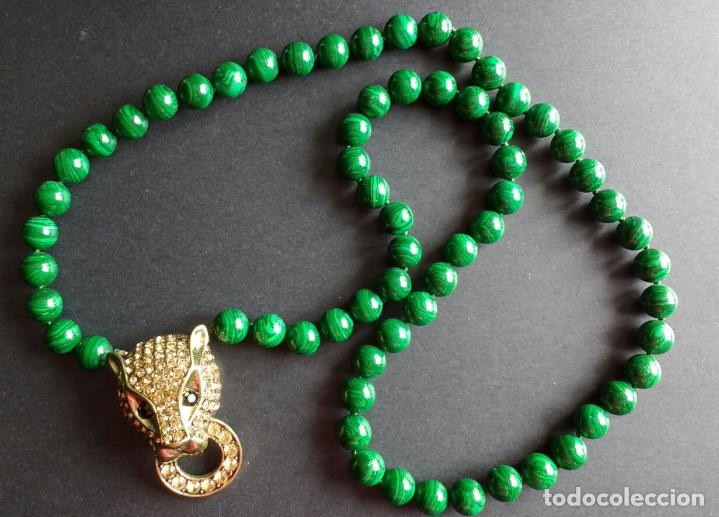 Joalharia: Collar malaquita sint&eacute;tica.