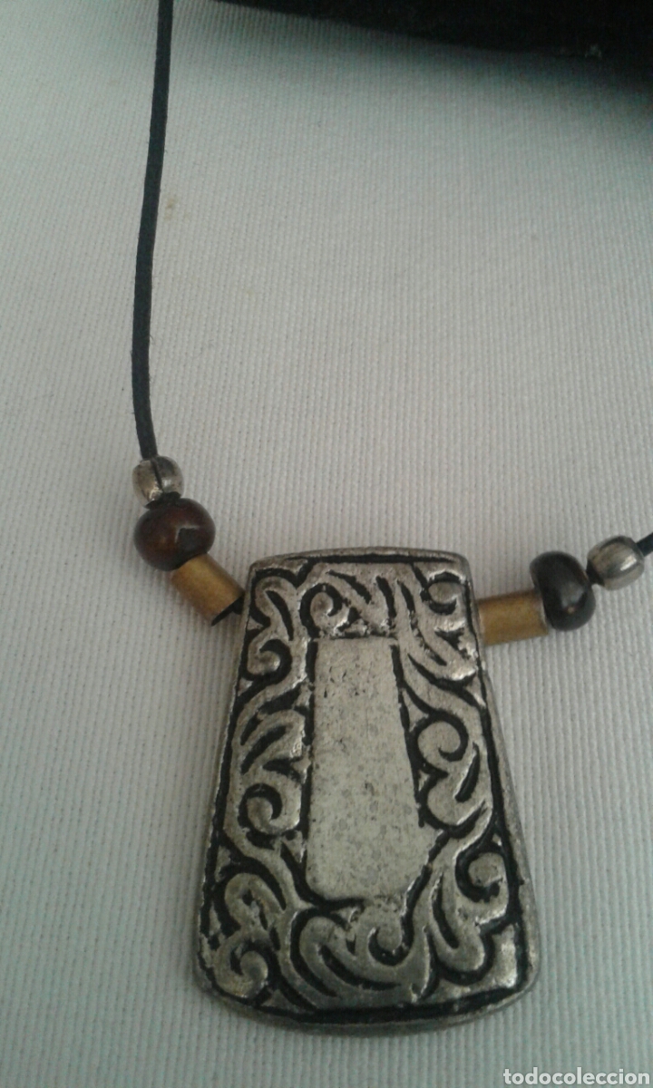 Joyeria: Collar exclusivo hecho a mano con exclusivas piezas vintage metal y madera (Mod. 1)