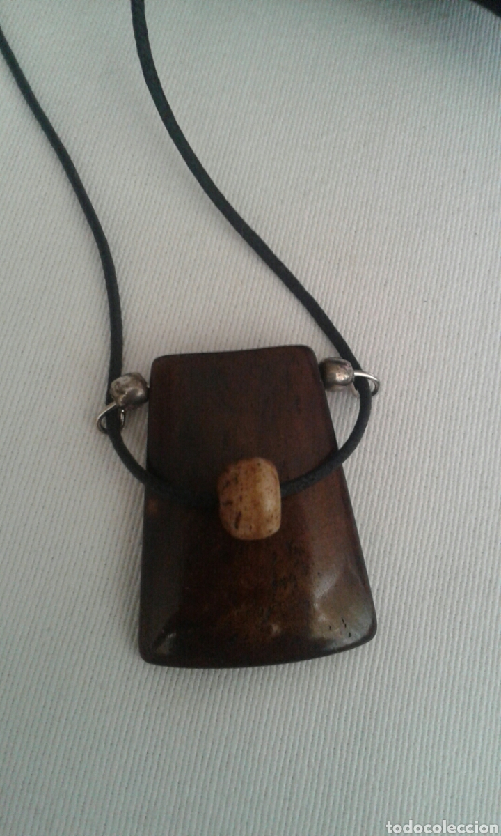 Joyeria: Collar hecho a mano con exclusivas piezas vintage metal y madera (Mod. 2)