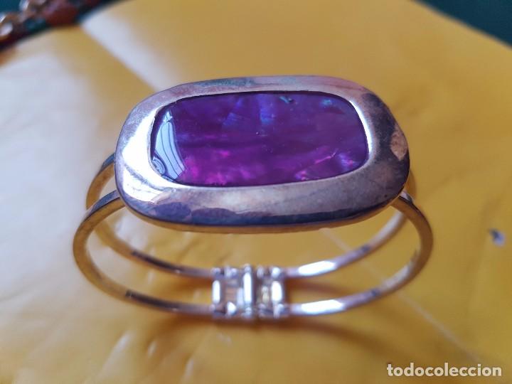 Schmuck: PULSERA EN METAL PLATEADO Y CRISTAL MORADO