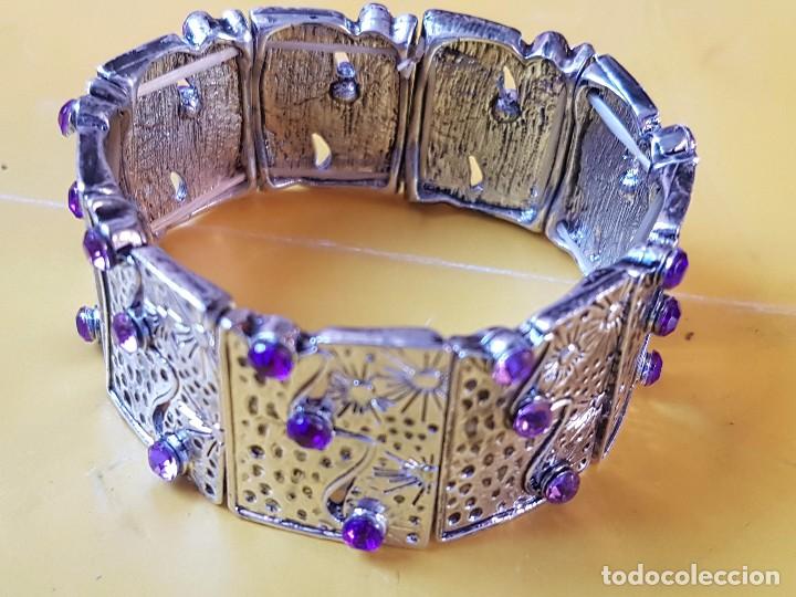 Schmuck: PULSERA EN METAL Y CRISTAL MORADO