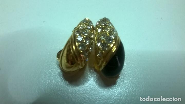 Joaillerie: PENDIENTES DORADOS Y BRILLANTITOS. CIERRE A PRESI&Oacute;N