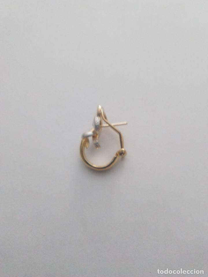 Joyeria: Par de pendientes con chapado vicolor - Foto 2