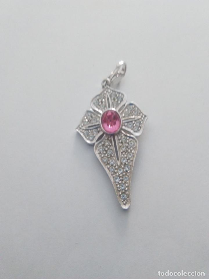 Joyeria: Cruz chapada en oro blanco