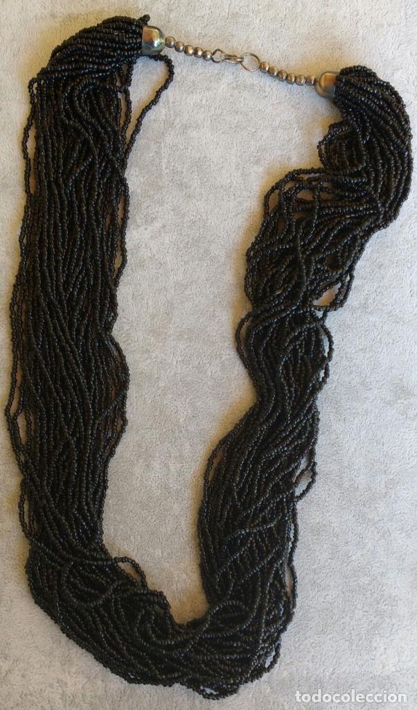 Joalharia: COLLAR ANTIGUO VARIAS TIRAS ROCALLA.