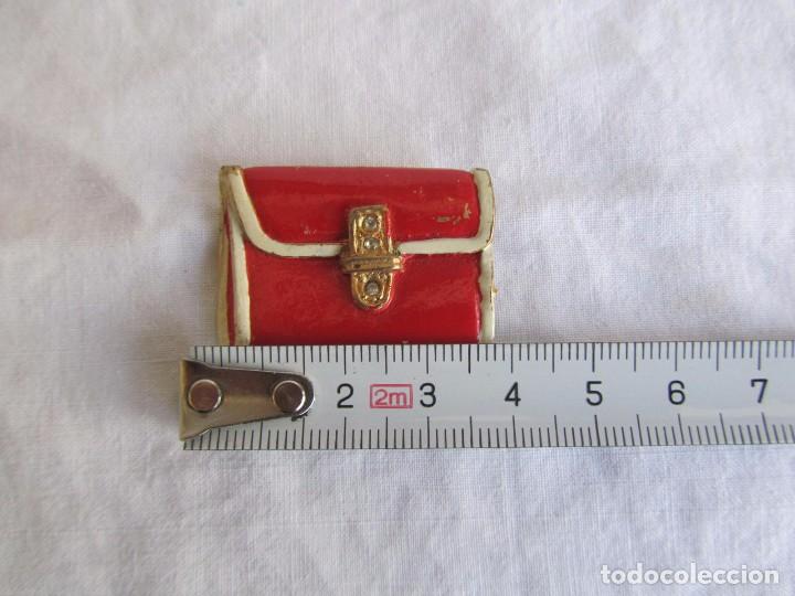 Joyeria: Broche de bronce en forma de cartera - Foto 3