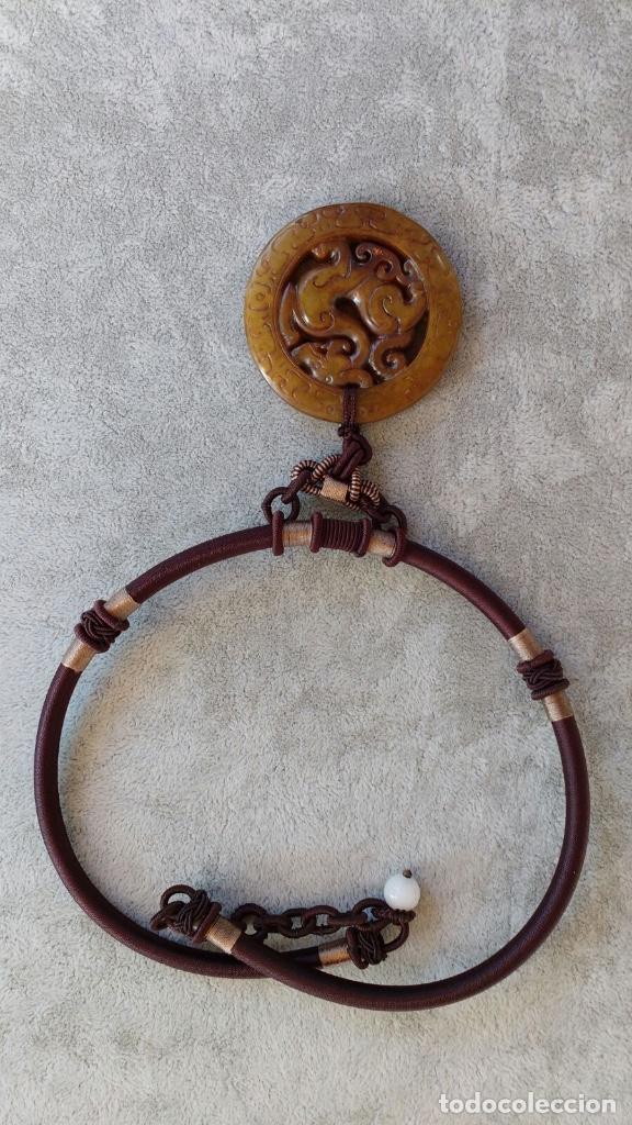 Joyeria: collar medall&oacute;n con drag&oacute;n/seda - Foto 1